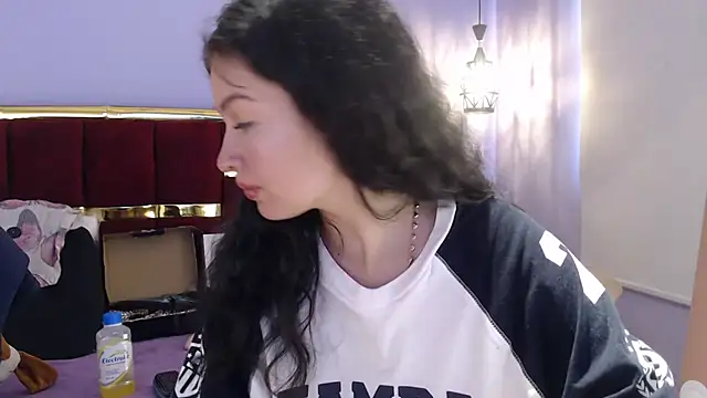 lilimini032 online show from 12/22/25, 07:36