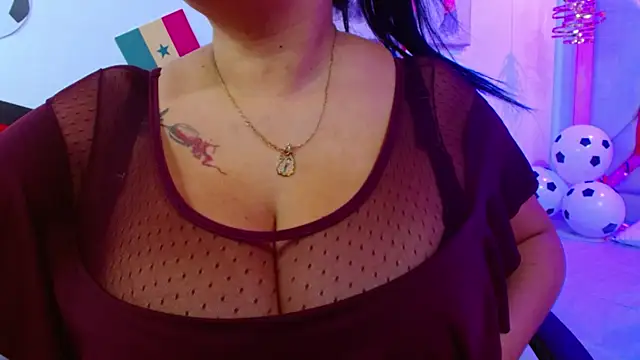 Snapshot of violletha chatting on 06/25/26, 12:43 violletha online show from 06/25/26, 12:43