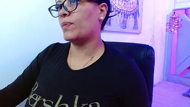 Snapshot of violletha chatting on 05/08/26, 12:31 violletha online show from 05/08/26, 12:31