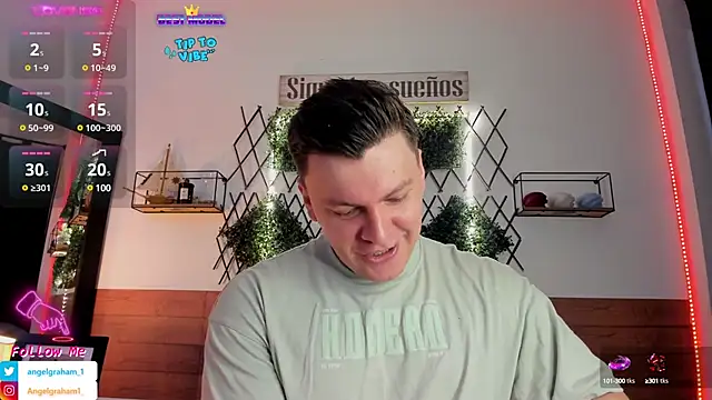 Snapshot of Angelgraham_1 chatting on 03/10/25, 05:29 Angelgraham 1 online show from 03/10/25, 05:29