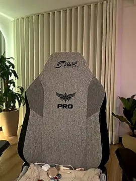 carolynnetrujillo online show from 12/14/25, 05:02