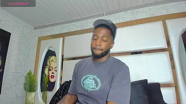 Snapshot of Drake_Nassir4 chatting on 10/03/25, 04:52 Drake Nassir4 online show from 10/03/25, 04:52