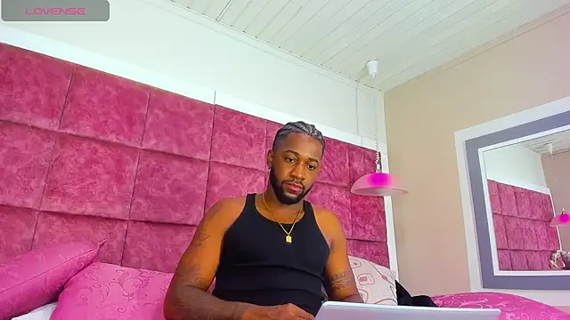 Snapshot of Drake_Nassir4 chatting on 02/17/25, 02:06 Drake Nassir4 online show from 02/17/25, 02:06