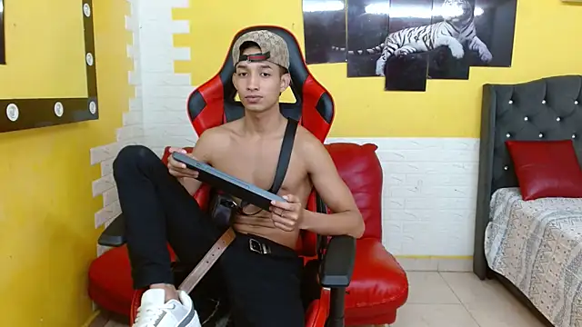 jose sexycumm online show from 10/06/25, 08:09