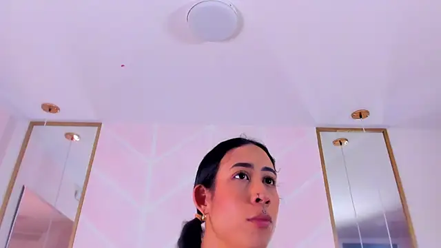 GabyPetit online show from 12/05/25, 07:55