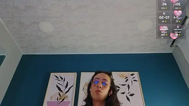Snapshot of GabyPetit chatting on 10/16/25, 07:55 GabyPetit online show from 10/16/25, 07:55