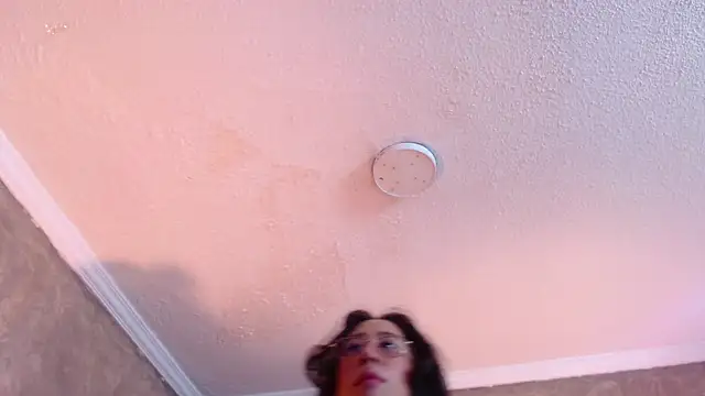 Snapshot of GabyPetit chatting on 02/25/25, 11:04 GabyPetit online show from 02/25/25, 11:04