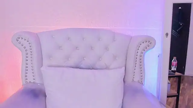 Snapshot of GabyPetit chatting on 02/25/26, 07:47 GabyPetit online show from 02/25/26, 07:47