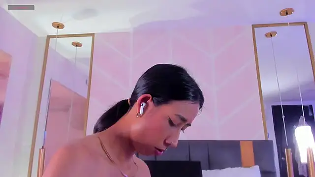 GabyPetit online show from 12/01/25, 07:59