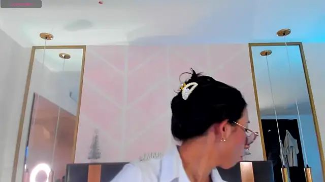 GabyPetit online show from 11/14/25, 08:01