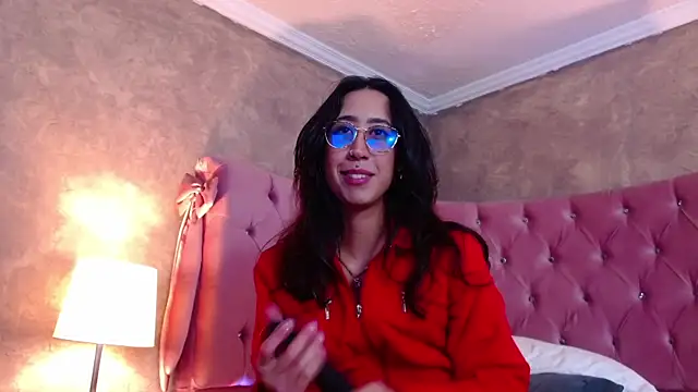 Snapshot of GabyPetit chatting on 03/18/25, 02:51 GabyPetit online show from 03/18/25, 02:51