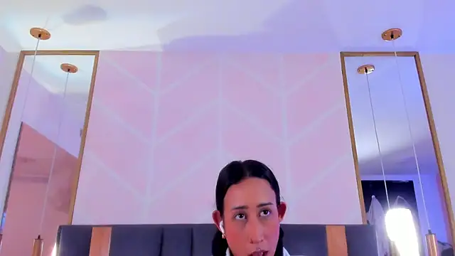 GabyPetit online show from 11/30/25, 07:58