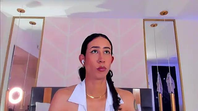 GabyPetit online show from 11/28/25, 08:09