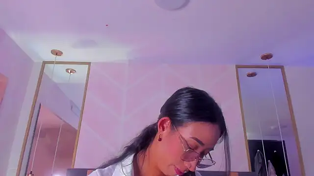 Snapshot of GabyPetit chatting on 01/12/26, 08:04 GabyPetit online show from 01/12/26, 08:04