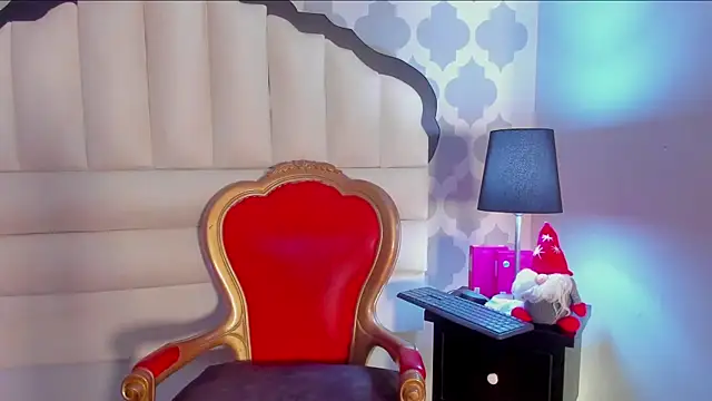 Snapshot of GabyPetit chatting on 02/13/26, 12:49 GabyPetit online show from 02/13/26, 12:49