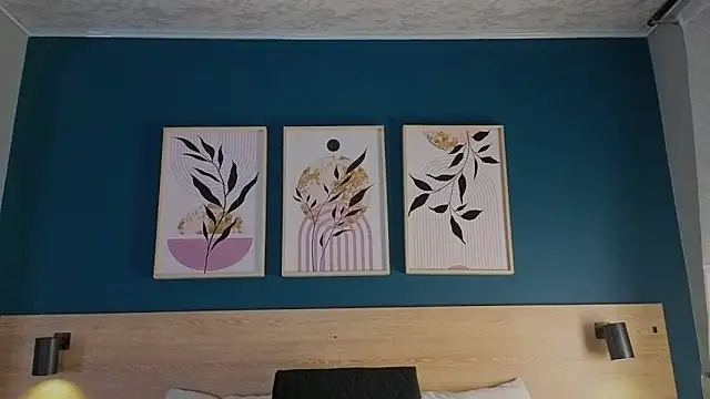 GabyPetit online show from 10/29/25, 07:57