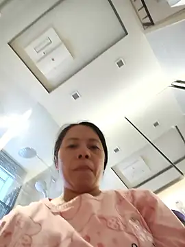 Snapshot of doggiepossession chatting on 01/08/26, 06:19 doggiepossession online show from 01/08/26, 06:19