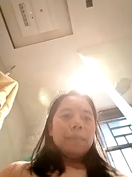 Snapshot of doggiepossession chatting on 09/19/25, 07:01 doggiepossession online show from 09/19/25, 07:01