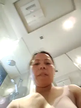 Snapshot of doggiepossession chatting on 10/28/25, 04:57 doggiepossession online show from 10/28/25, 04:57