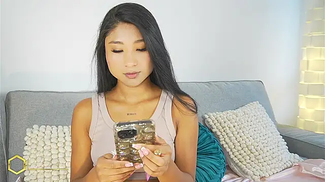 Megan Lim online show from 09/17/25, 06:43