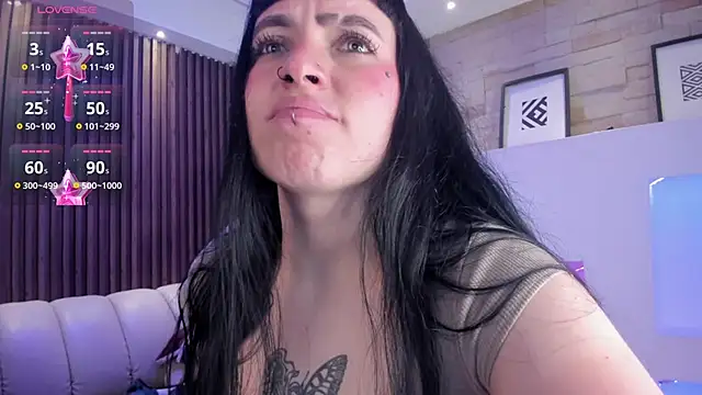 Lucy Smith2 online show from 11/06/25, 03:32