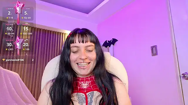 Lucy Smith2 online show from 10/31/25, 04:14