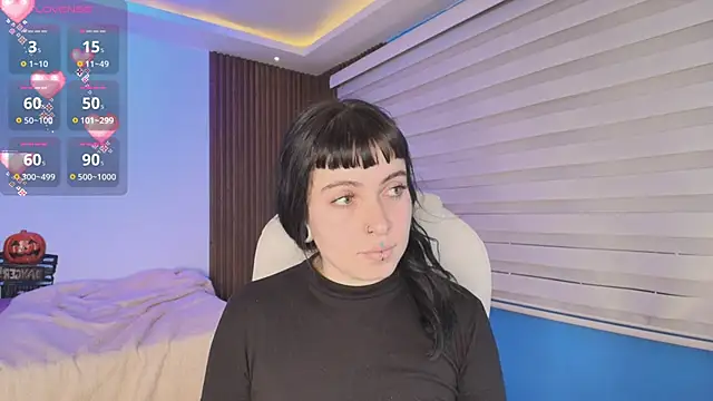 Snapshot of Lucy_Smith2 chatting on 10/06/25, 07:47 Lucy Smith2 online show from 10/06/25, 07:47