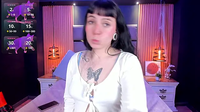 Lucy Smith2 online show from 11/11/25, 04:07