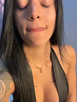 Snapshot of Elamesmamorena chatting on 06/17/26, 12:43 Elamesmamorena online show from 06/17/26, 12:43