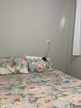 Snapshot of Elamesmamorena chatting on 01/17/26, 10:52 Elamesmamorena online show from 01/17/26, 10:52