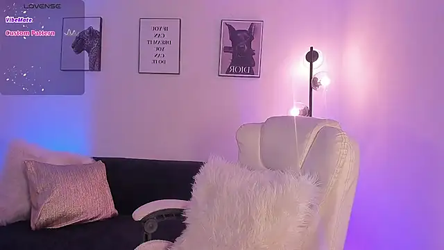 Snapshot of Emilyymilleer_ chatting on 06/07/26, 05:07 Emilyymilleer online show from 06/07/26, 05:07