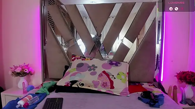 LILITH TORRES1 online show from 04/16/26, 10:23