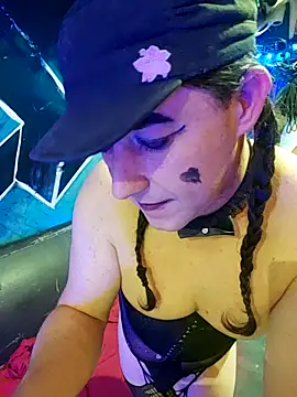 Boo-boo kittyfux online show from 10/25/25, 05:28