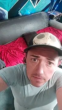 Boo-boo kittyfux online show from 11/22/25, 06:29