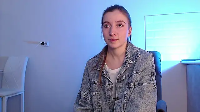 Eva Hailey  online show from 03/19/26, 04:12