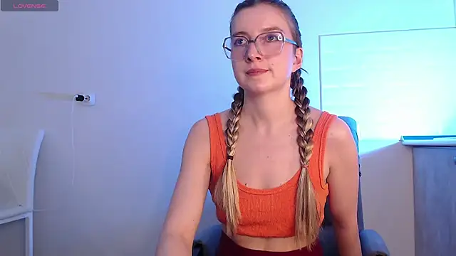 Snapshot of Eva_Hailey_ chatting on 05/19/26, 04:08 Eva Hailey online show from 05/19/26, 04:08