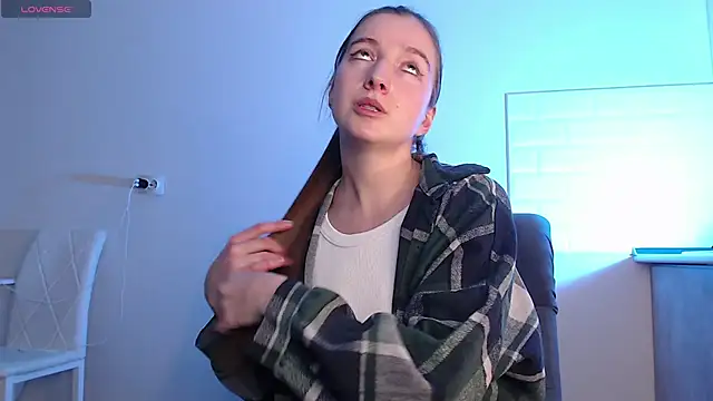 Eva Hailey  online show from 01/11/26, 04:41