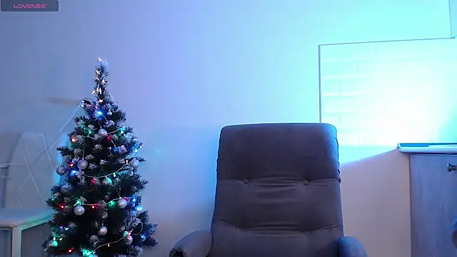 Eva Hailey  online show from 12/23/25, 04:01