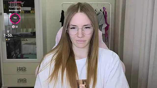 littlevildevil online show from 02/25/25, 11:10