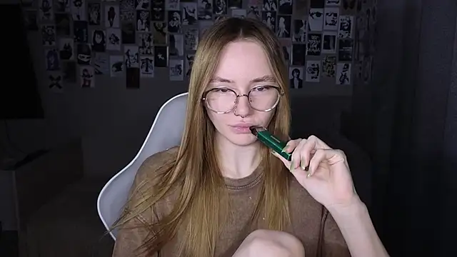 littlevildevil online show from 05/25/26, 07:40