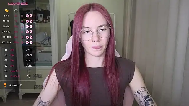 littlevildevil online show from 09/19/25, 11:03