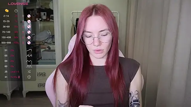 littlevildevil online show from 09/28/25, 11:06