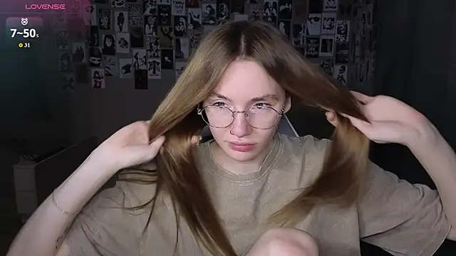littlevildevil online show from 05/11/26, 08:16