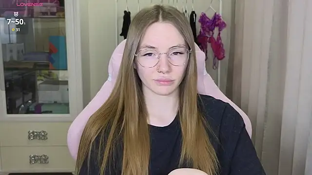 littlevildevil online show from 03/10/25, 11:01