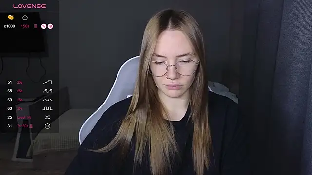 littlevildevil online show from 12/17/25, 09:03