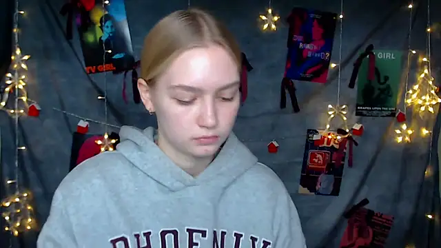 MademoiselleCl online show from 12/16/25, 07:23