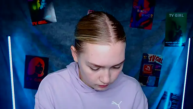 MademoiselleCl online show from 10/21/25, 12:04