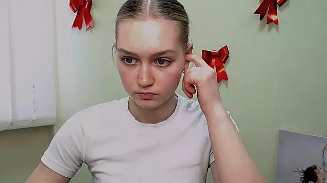 MademoiselleCl online show from 02/25/25, 10:48