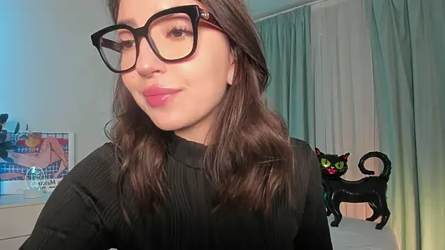 Oh My Dianee online show from 10/31/25, 07:16