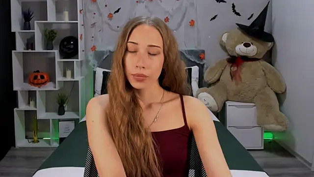 AlexaHarmon online show from 10/10/25, 07:31